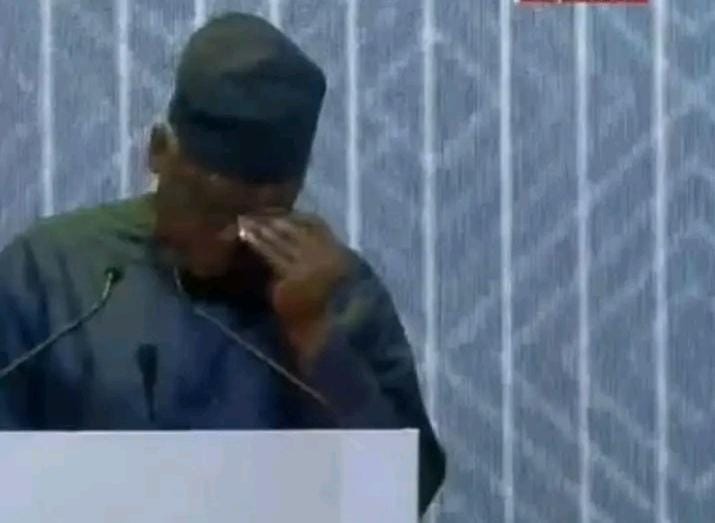 Sort De Sa Raffinerie : Dangote En Larmes À La Télévision Nationale