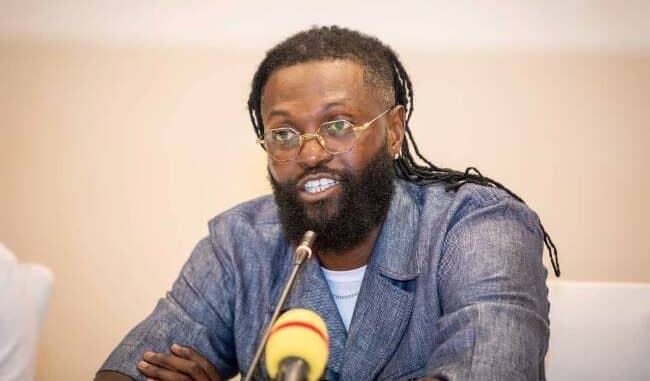 Emmanuel Adébayor : Entre Ballon Et Mousse Du Philanthrope.