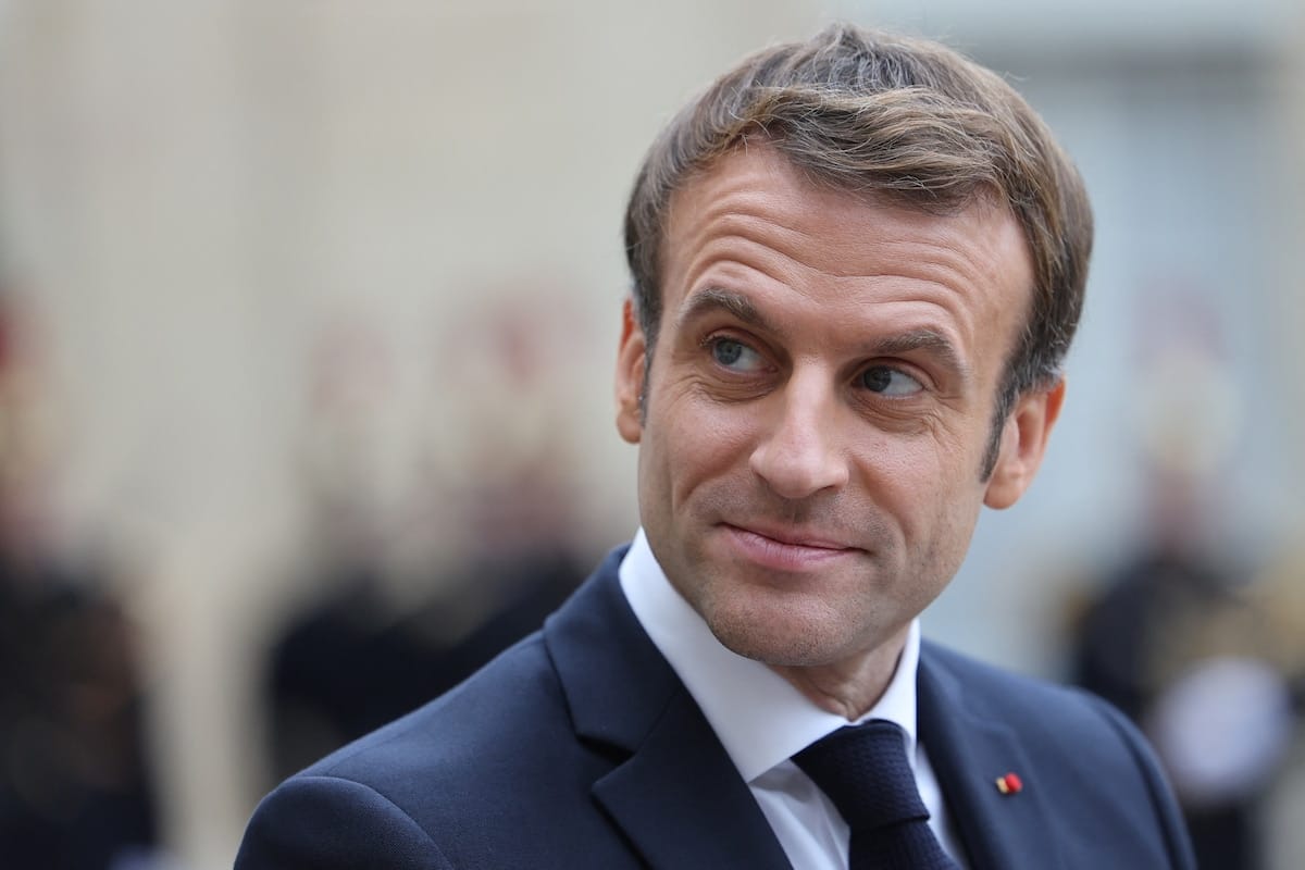 Thiaroye : 80 Ans Après Le Massacre D’Africains Par L’armée Française, Le Petit Geste De Macron
