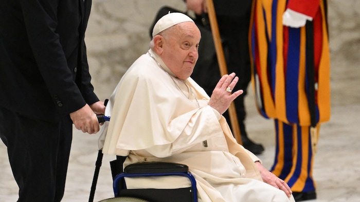 Vatican/Communiqué De Presse : Santé Critique Du Pape François, Rien À Cacher