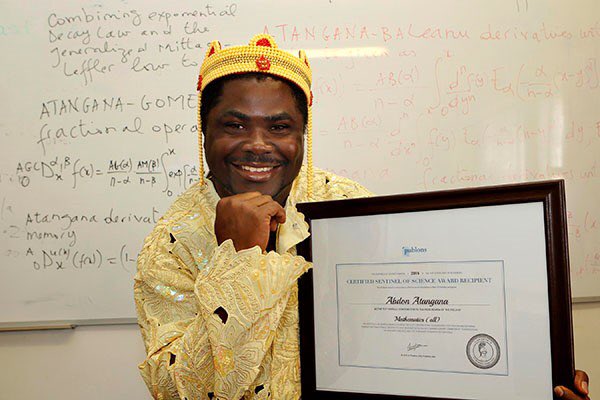 Afrique: décoloniser les maths, défi d&rsquo;un brillant Camerounais de 37 ans