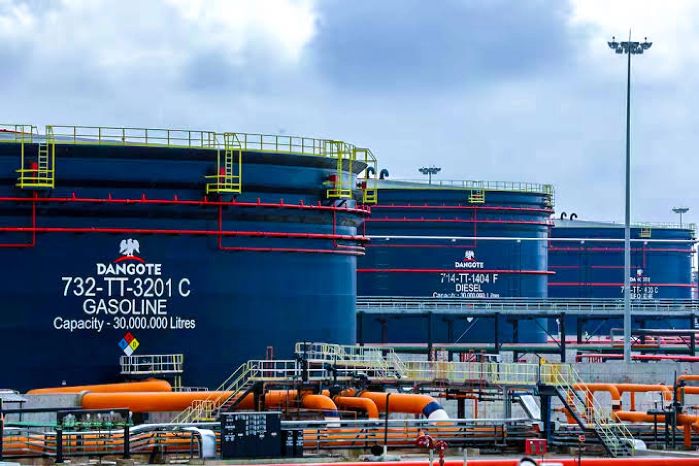 Nigeria/Raffinerie Dangote : Venus D'une Partie De L'AES, Du Cameroun, Du Tchad,  Du Bénin... Pour Le Tourisme En Carburant
