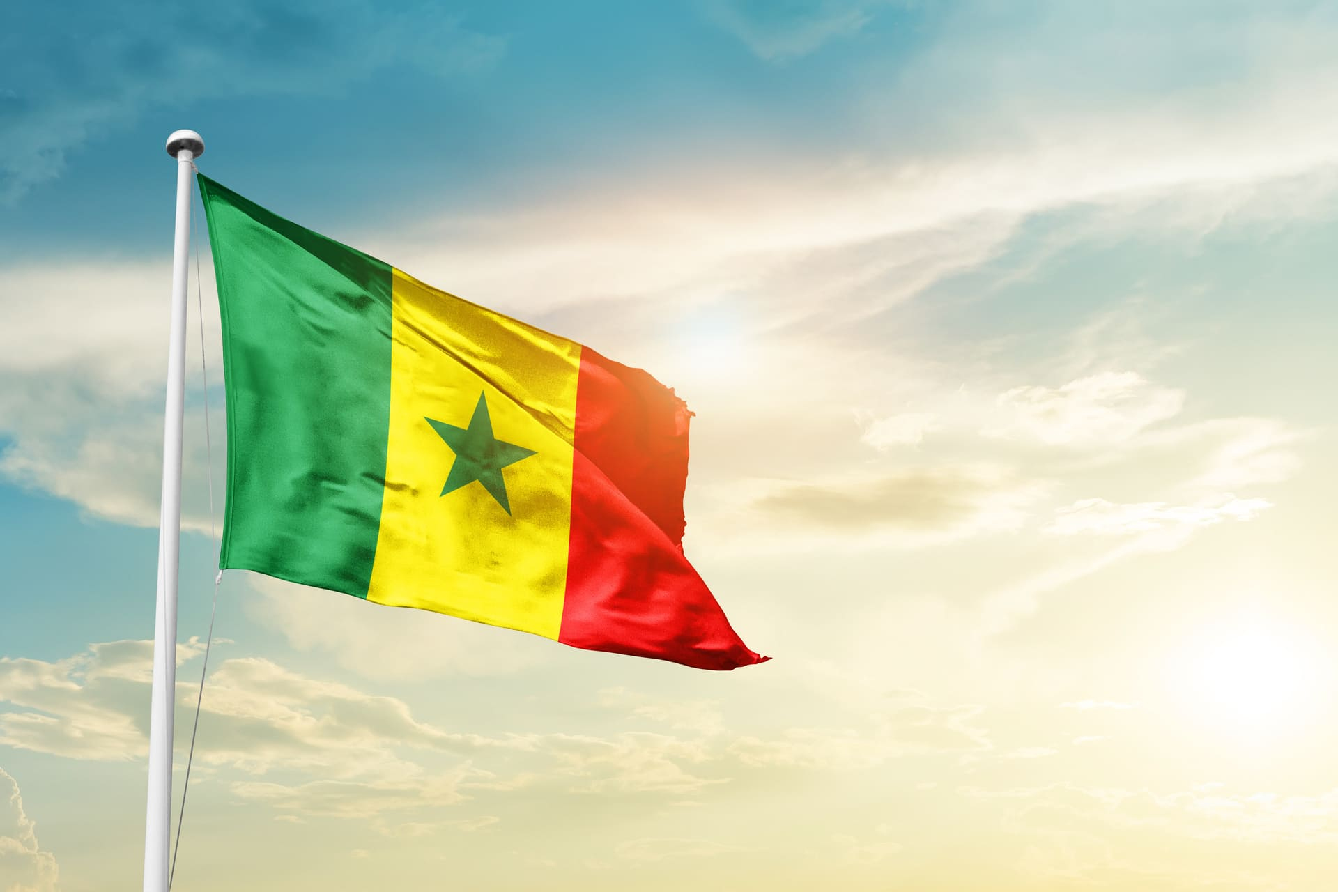Sénégal : Droit Constitutionnel, Terrain De La Bataille Politique ( Une Analyse De Tiburce HOUNSINOU)
