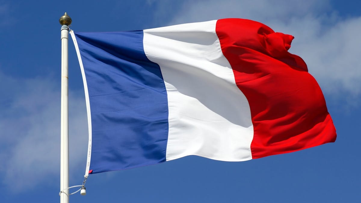 Il Est Français, Il Est Milliardaire. (Sa Décision, Sauver Le Mali Et Non L'enfoncer)