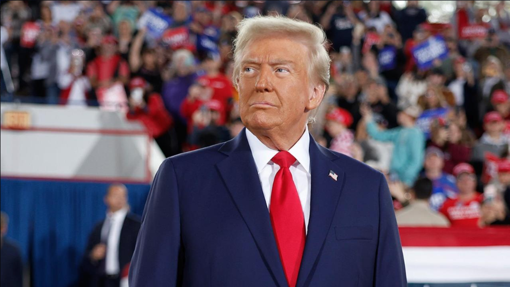 Donald Trump Une Bougie De Plus Ce Jour, Avec La Sagesse De Salomon Pour Le Maître Du Monde